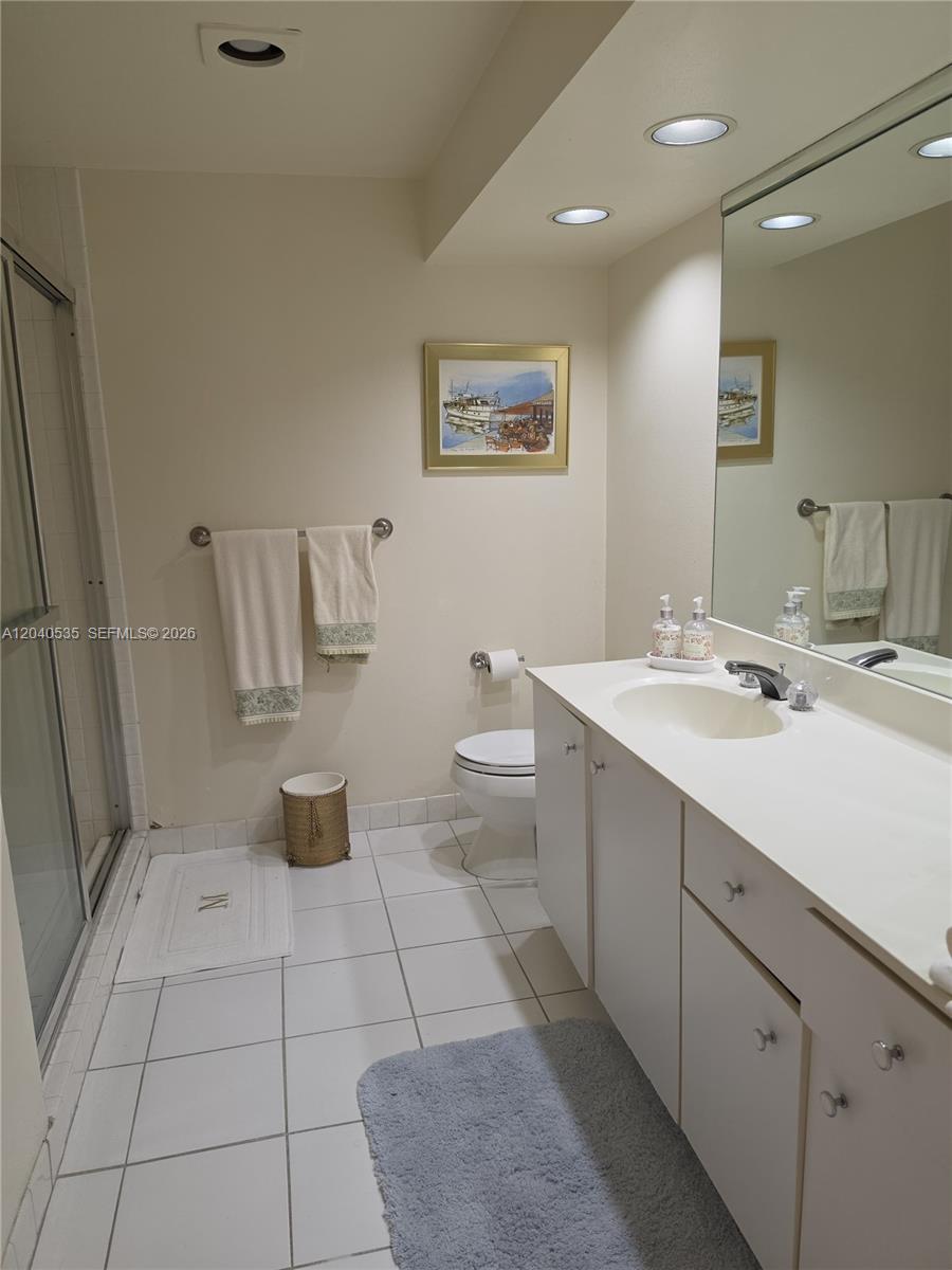 20191 E Country Club Dr # 1805