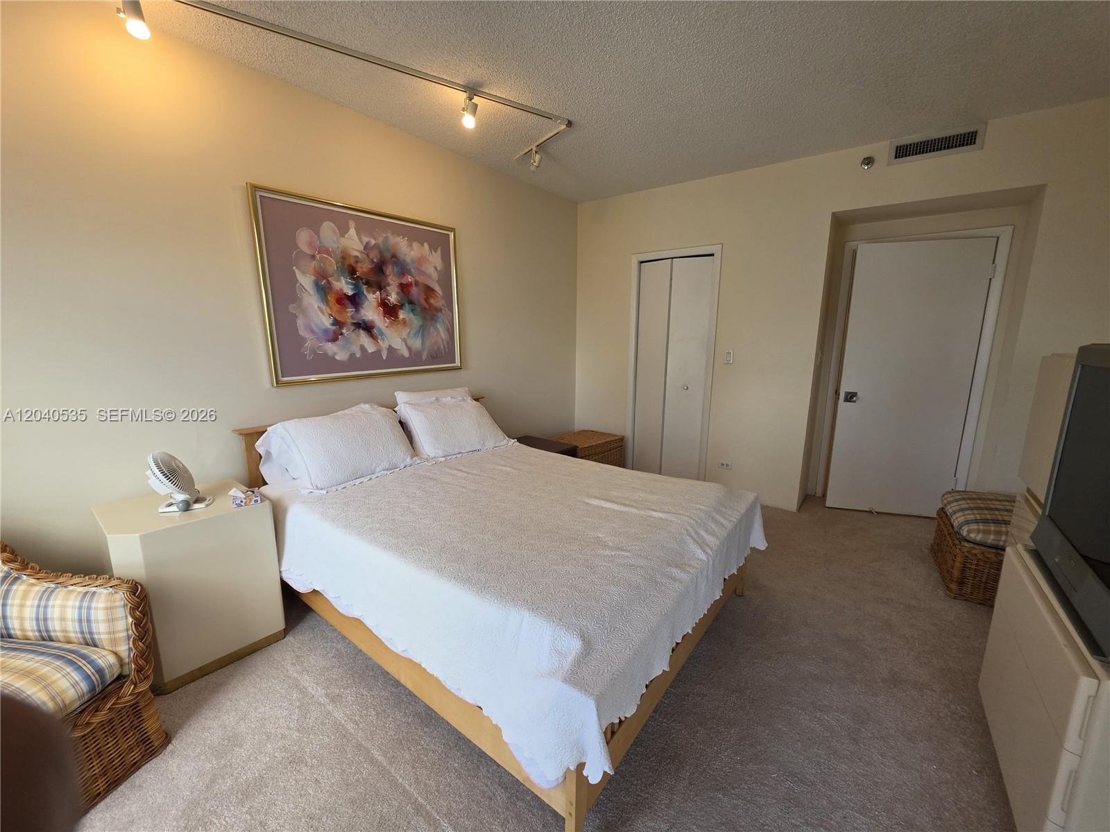 20191 E Country Club Dr # 1805