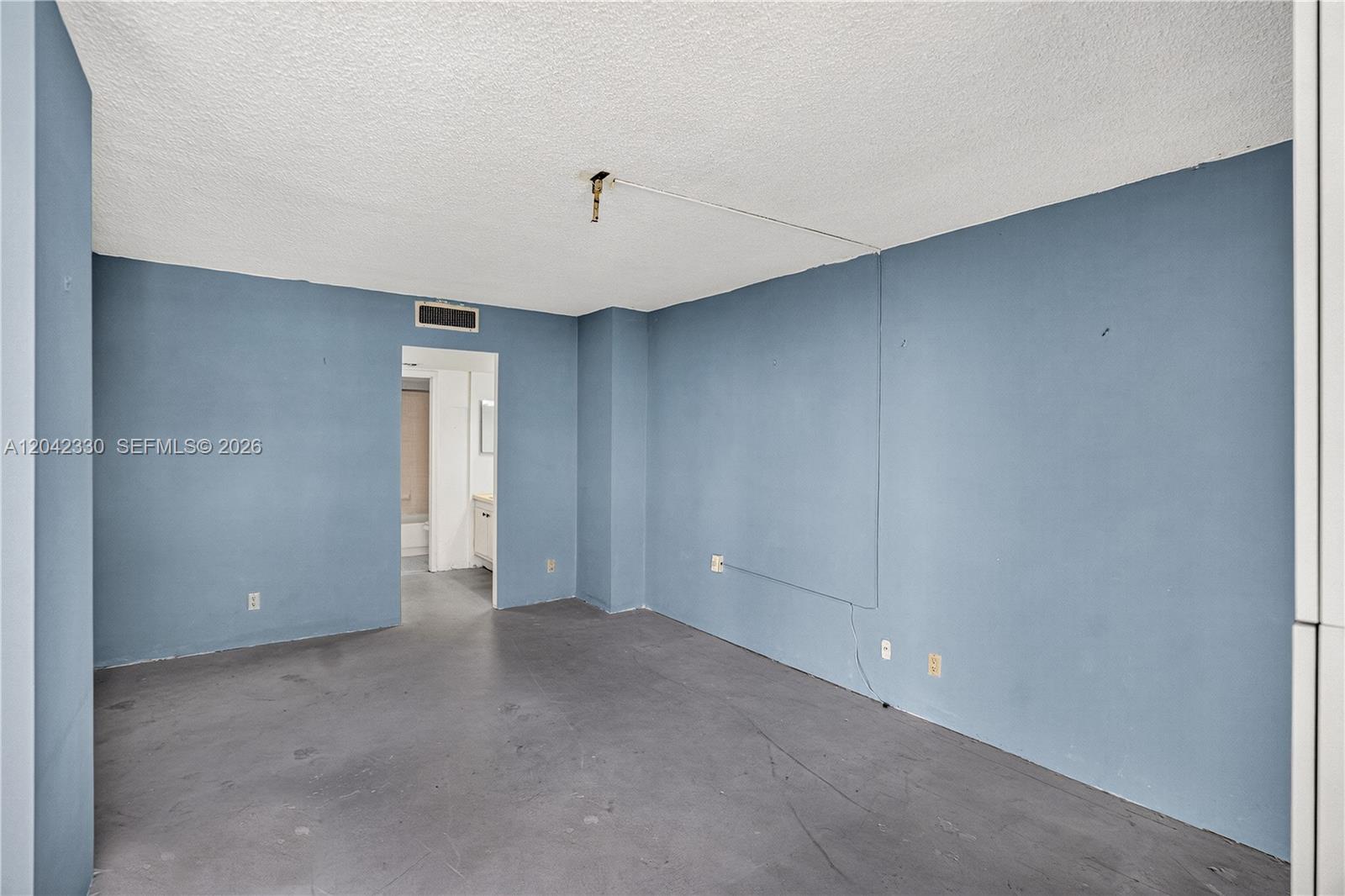 20301 W Country Club Dr # 2122