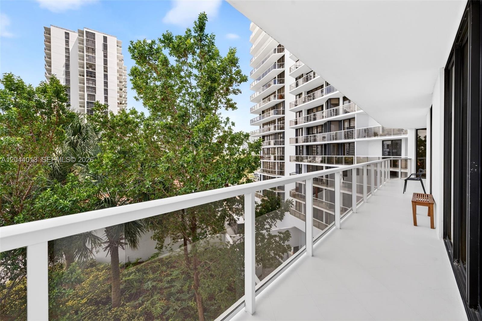 20281 E Country Club Dr # 407