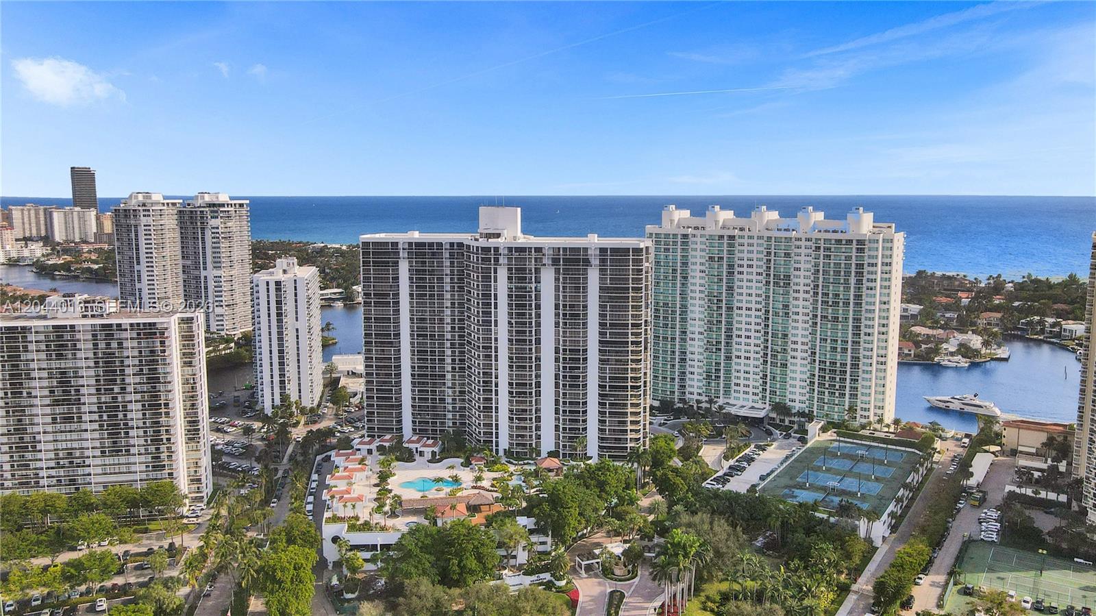 20281 E Country Club Dr # 407