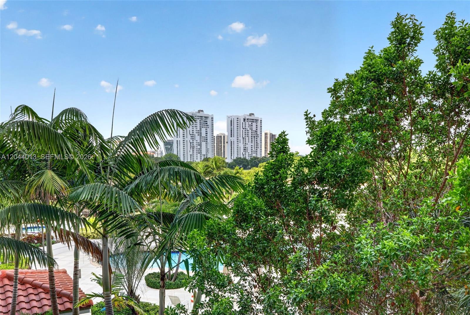 20281 E Country Club Dr # 407