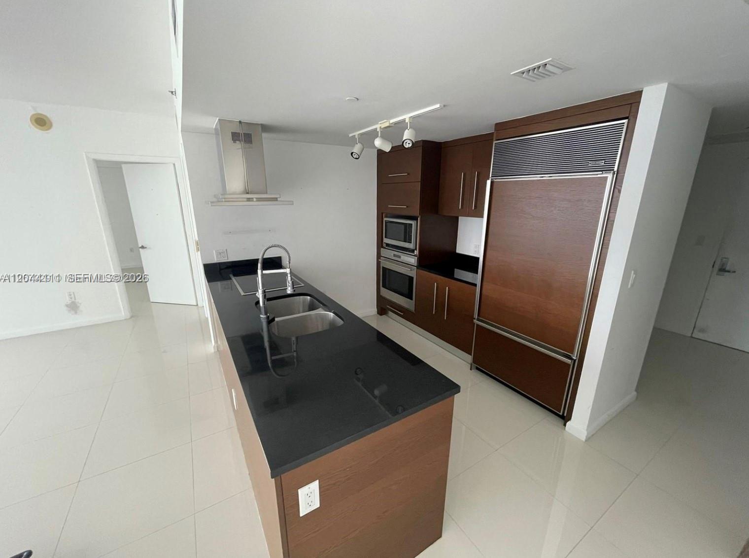 495 Brickell Ave # 4804