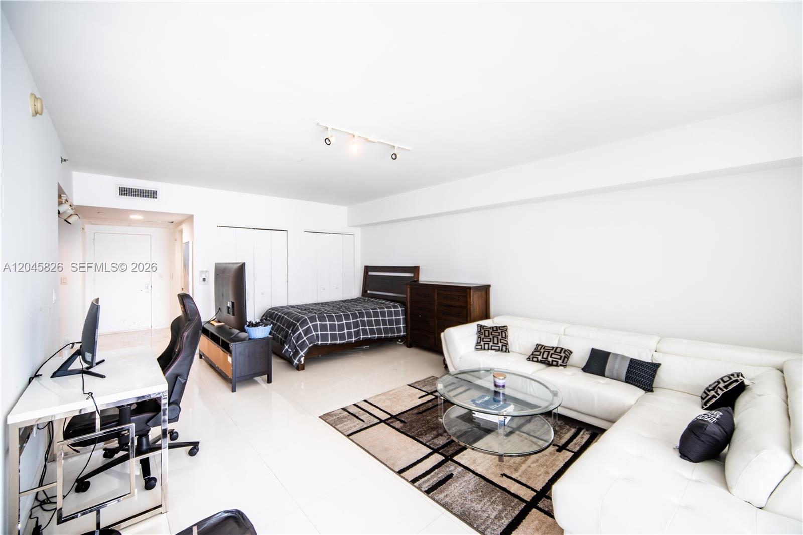 475 Brickell Ave # 2010
