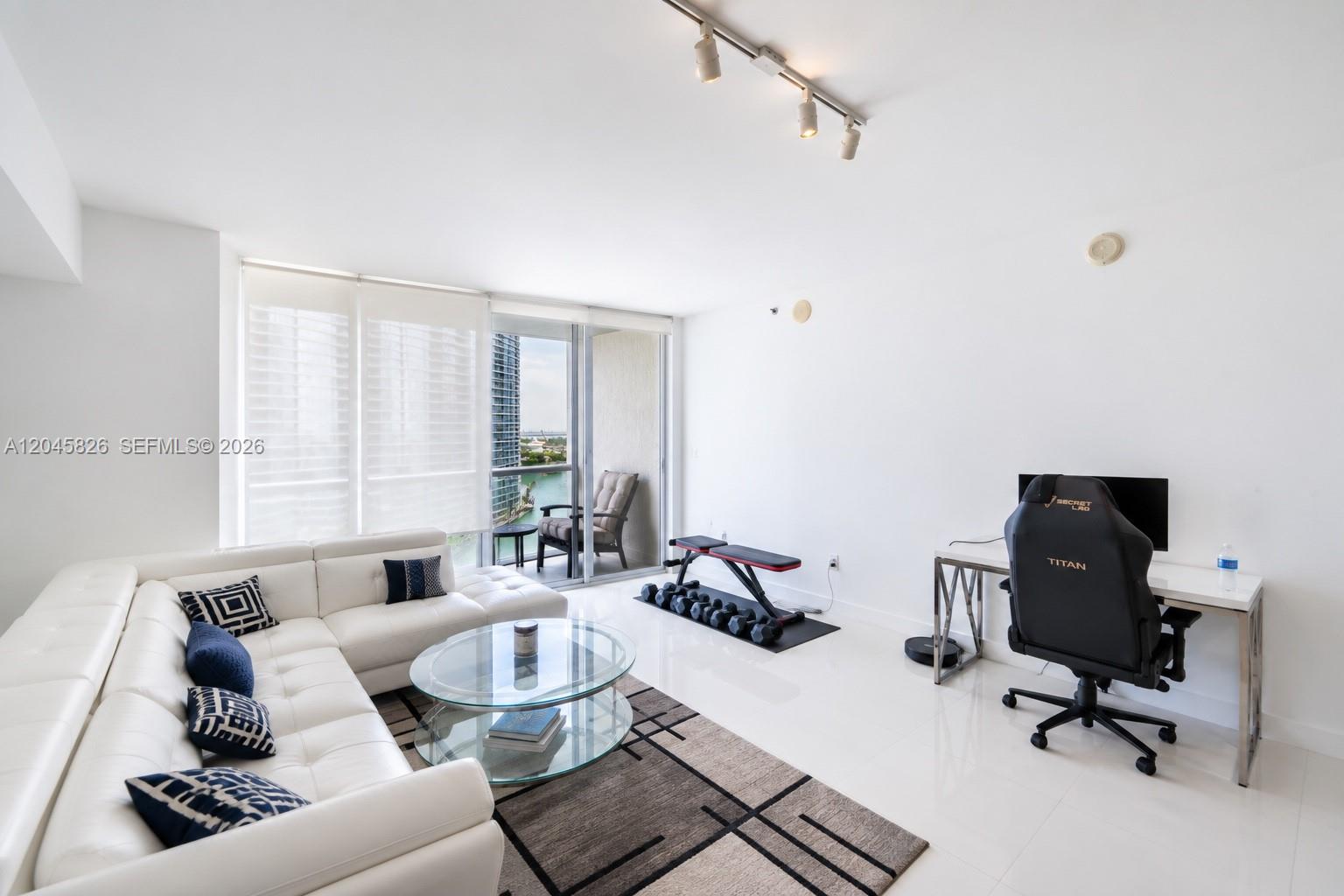 475 Brickell Ave # 2010