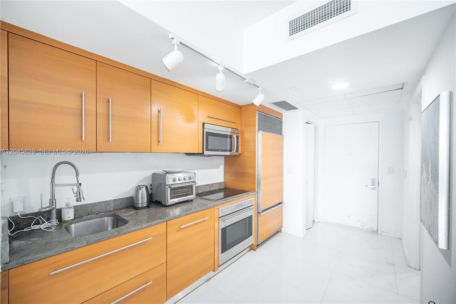 475 Brickell Ave # 2010
