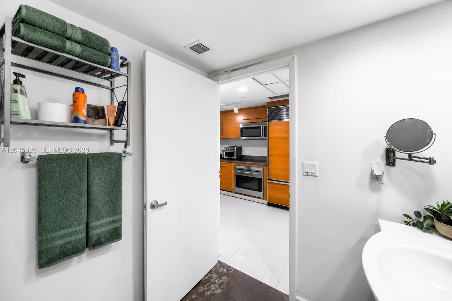 475 Brickell Ave # 2010