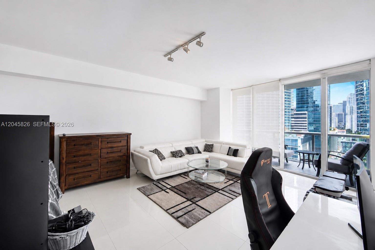 475 Brickell Ave # 2010