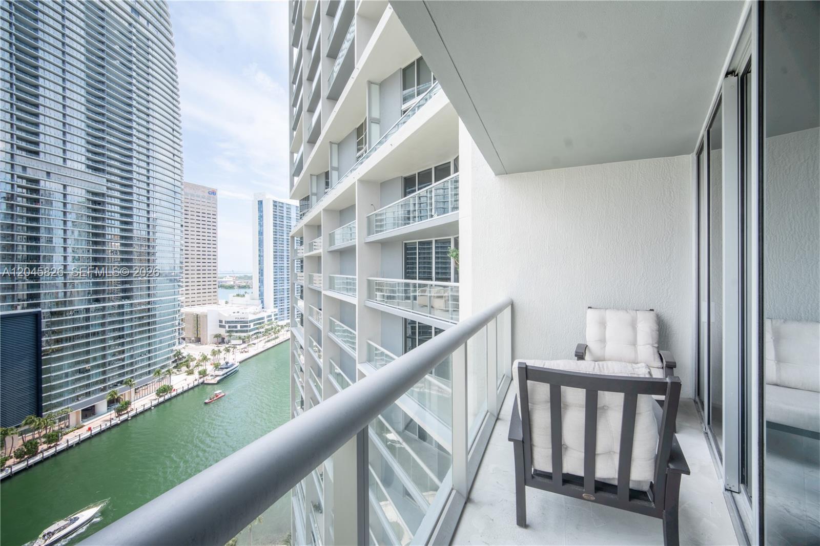 475 Brickell Ave # 2010