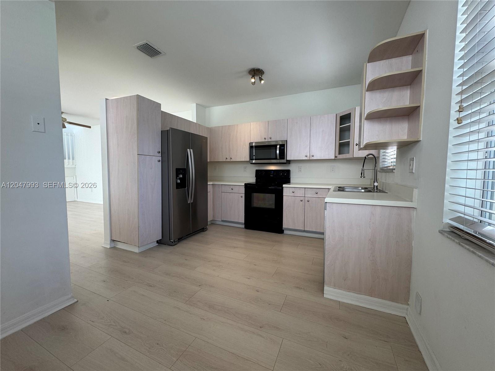 1595 Seagrape Way Unit: -
