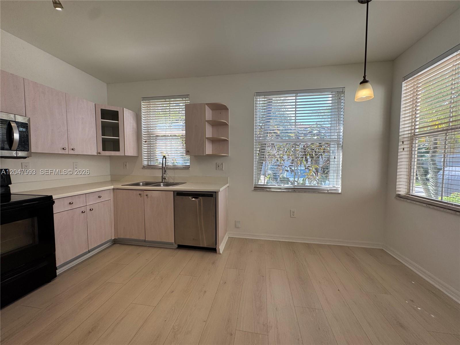 1595 Seagrape Way Unit: -