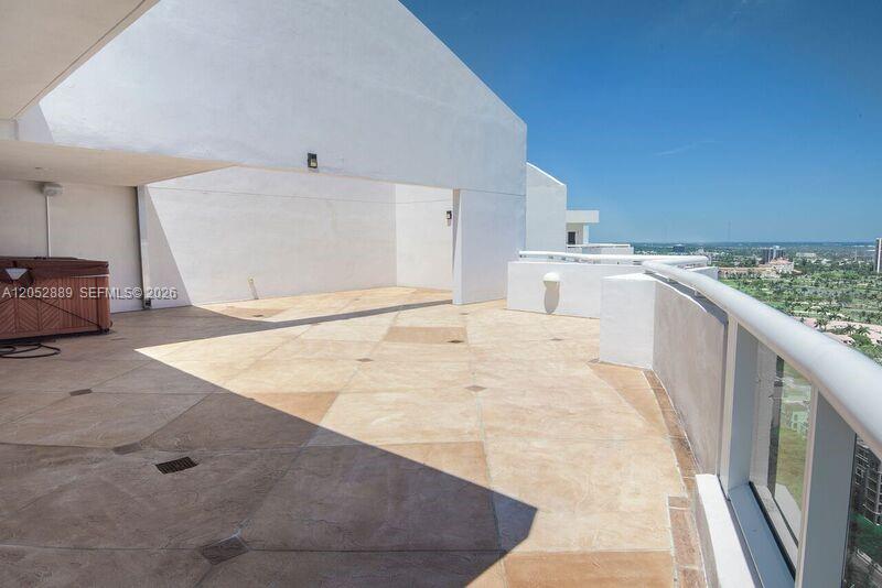 19400 Turnberry Way Unit: PH221