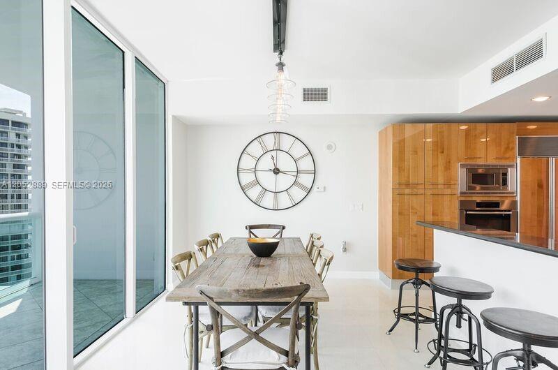 19400 Turnberry Way Unit: PH221