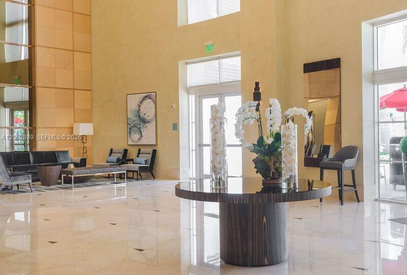 19400 Turnberry Way Unit: PH221