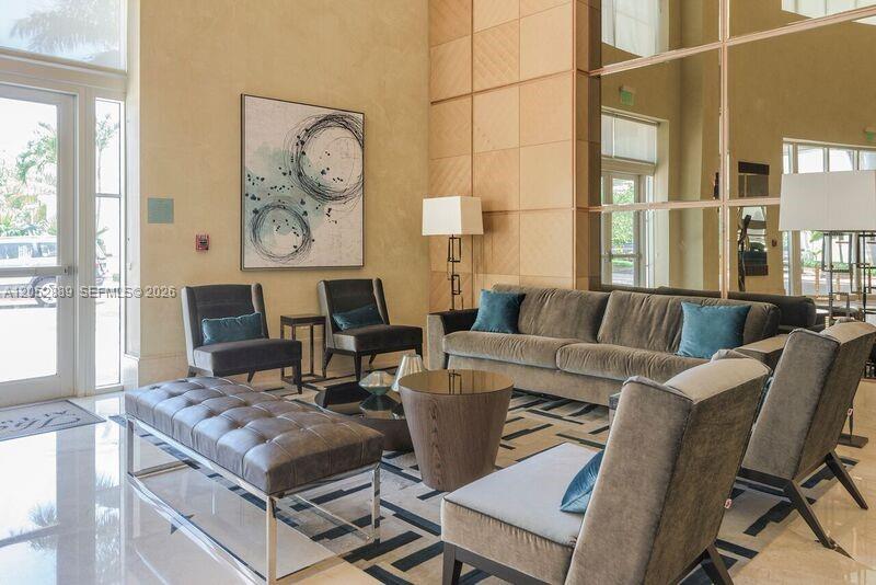 19400 Turnberry Way Unit: PH221