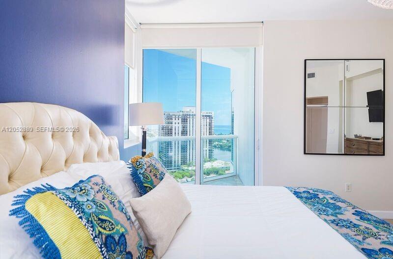 19400 Turnberry Way Unit: PH221