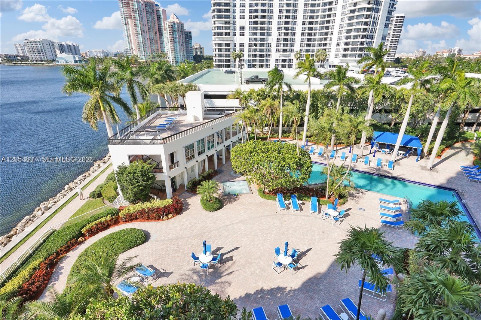 3600 Mystic Pointe Dr # 1207