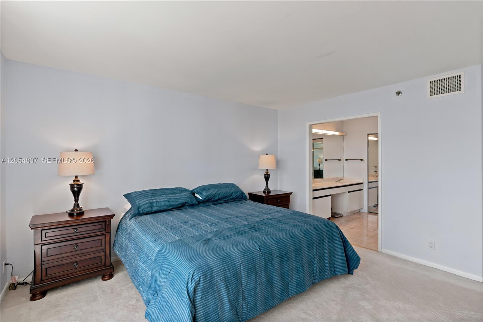3600 Mystic Pointe Dr # 1207