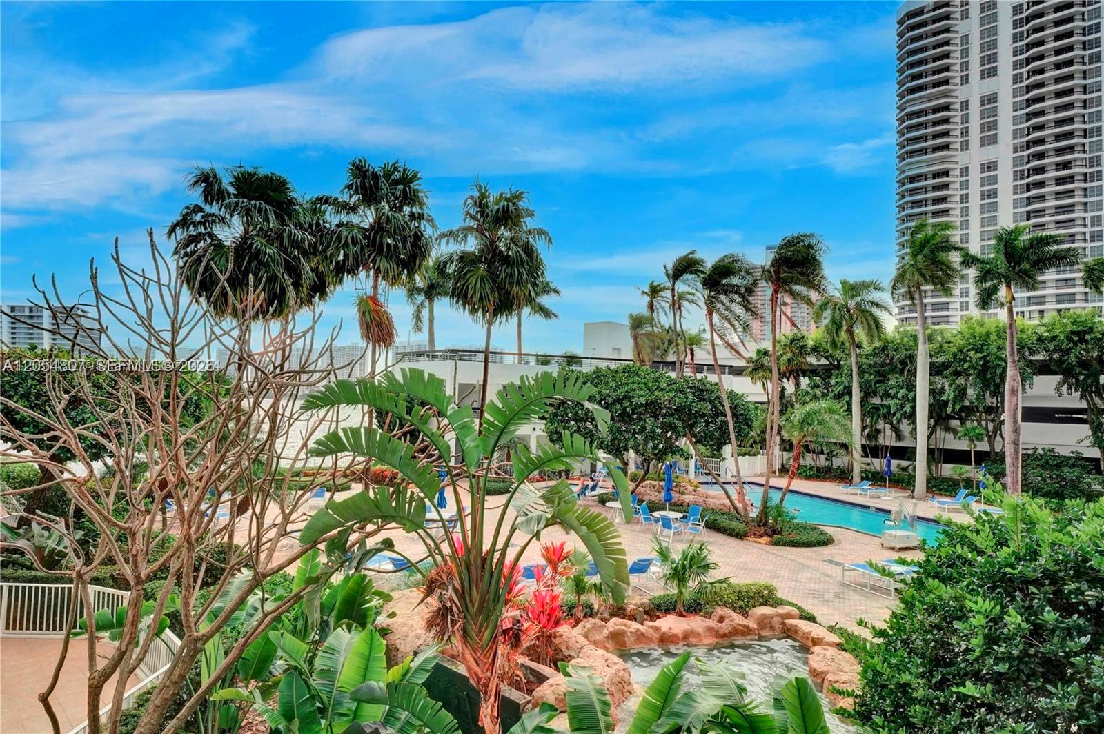 3600 Mystic Pointe Dr # 1207
