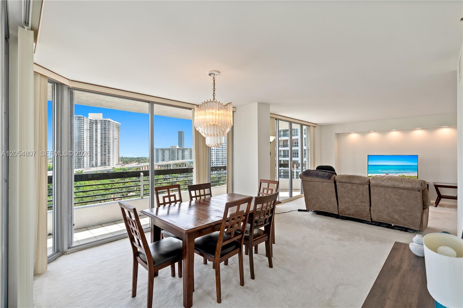 3600 Mystic Pointe Dr # 1207