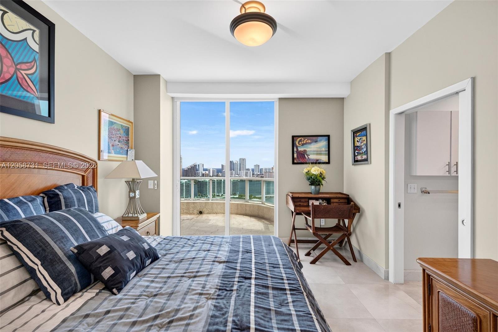 3330 NE 190th St Unit: UPH14