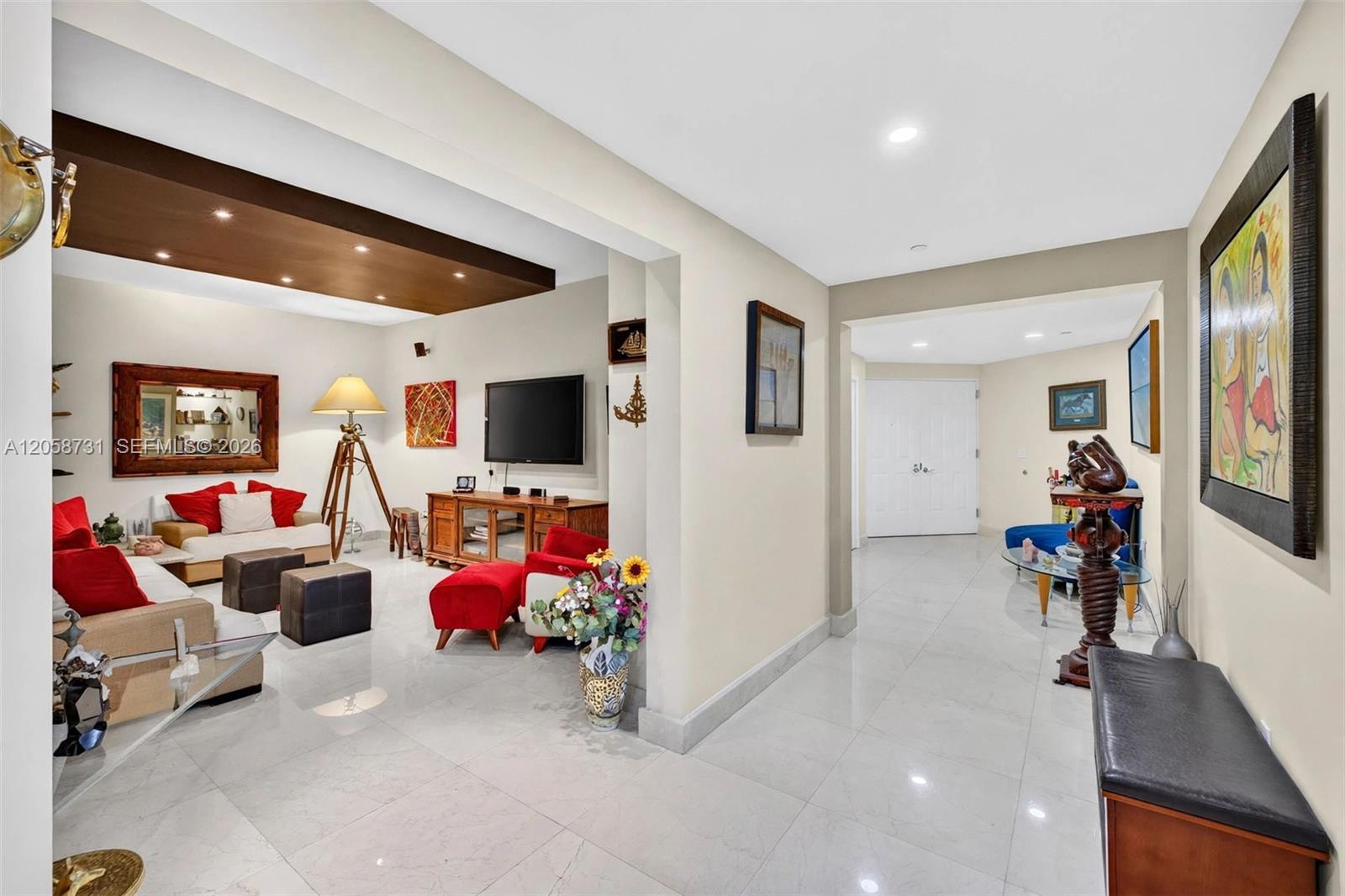 3330 NE 190th St Unit: UPH14