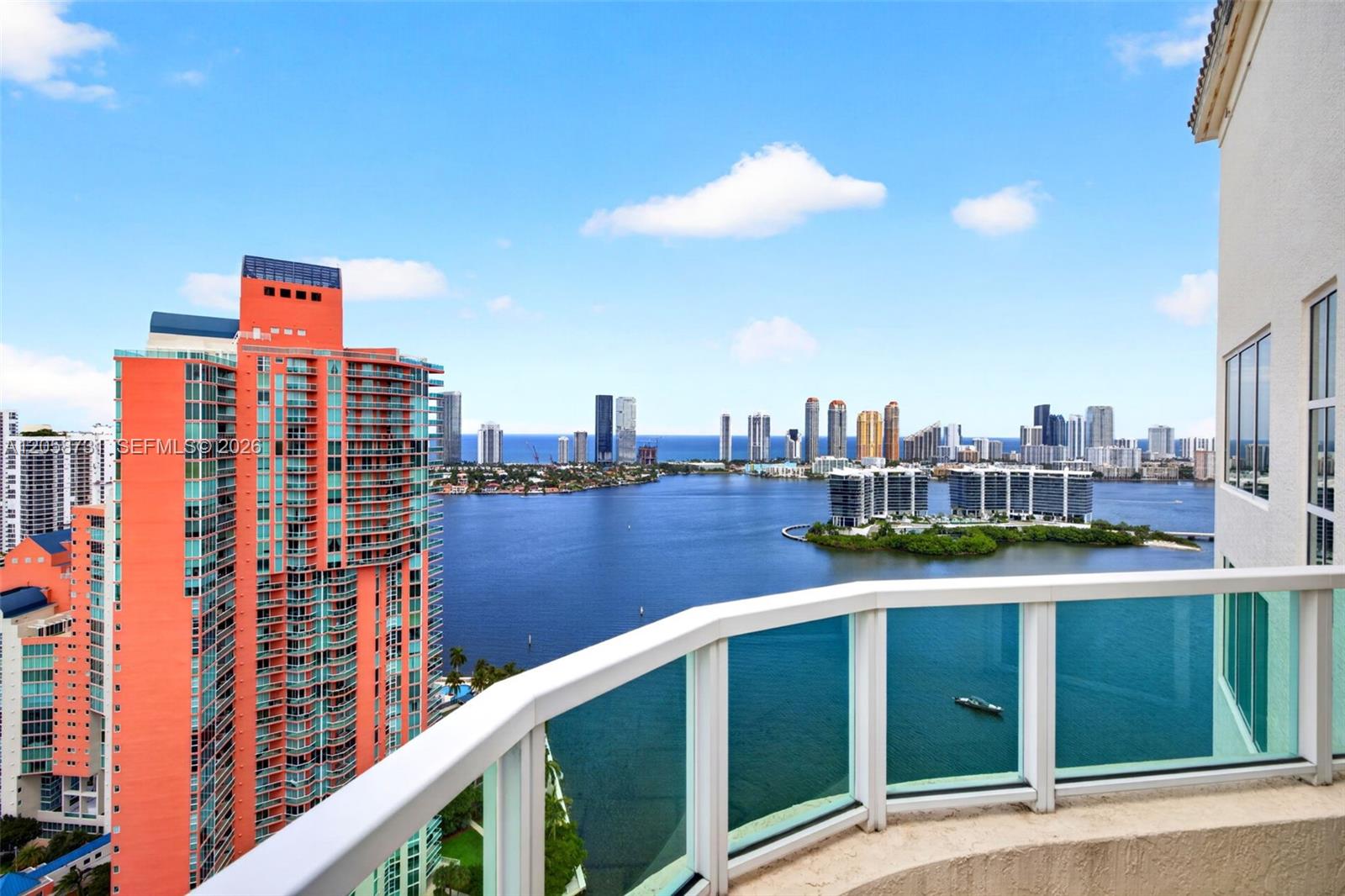 3330 NE 190th St Unit: UPH14