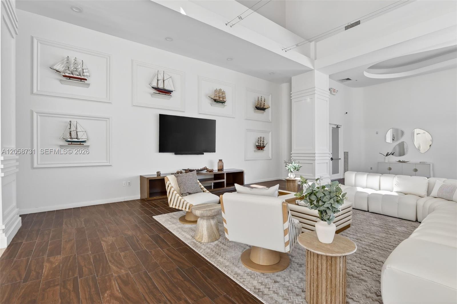 3330 NE 190th St Unit: UPH14