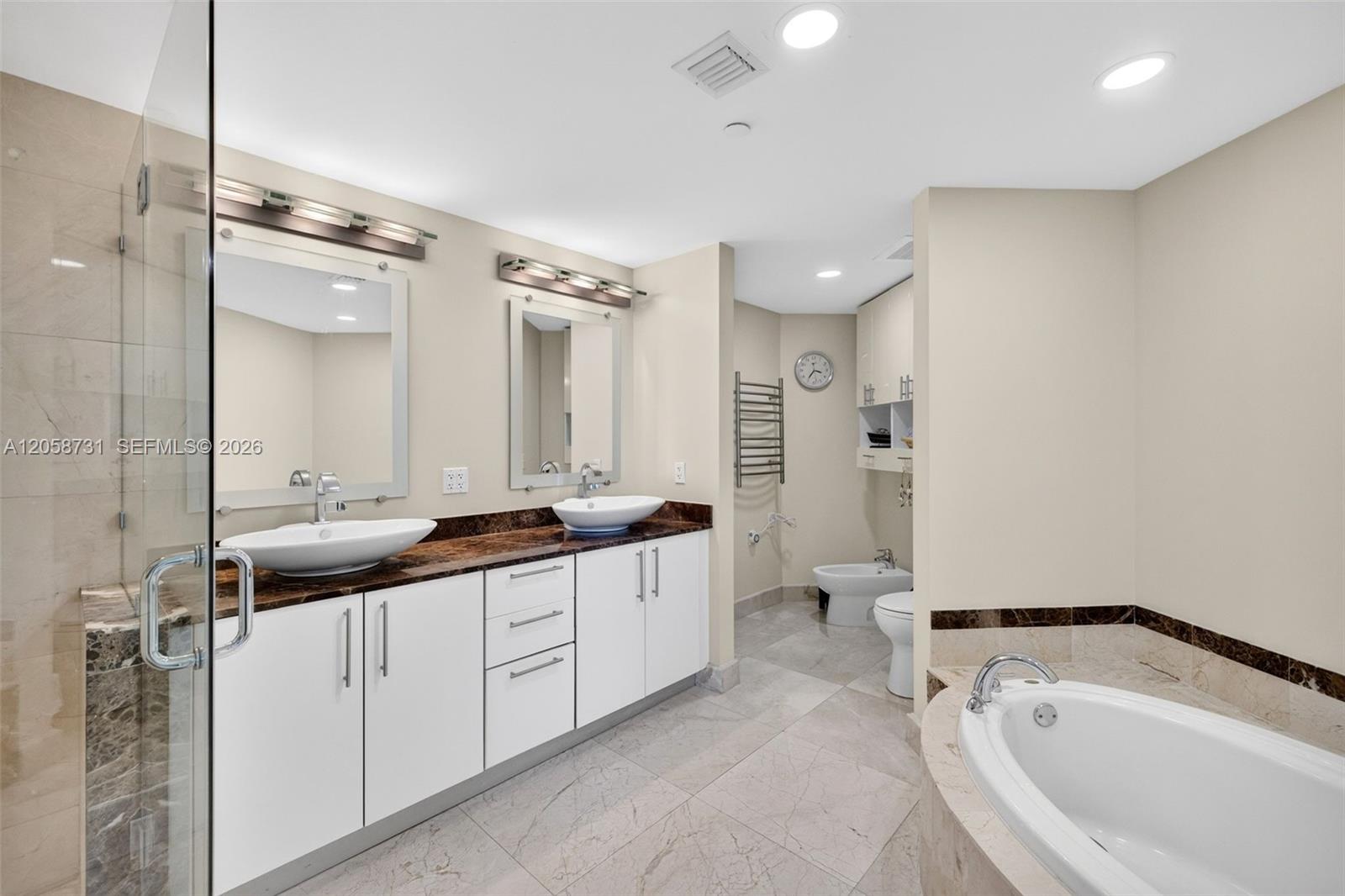 3330 NE 190th St Unit: UPH14
