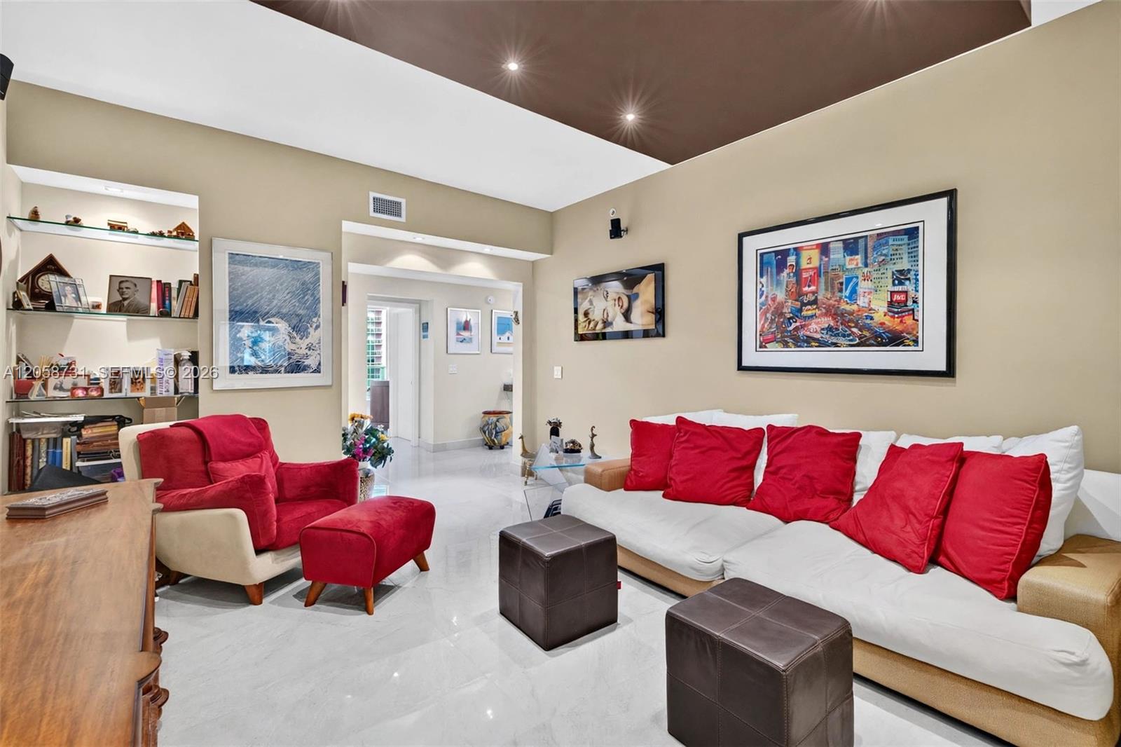 3330 NE 190th St Unit: UPH14