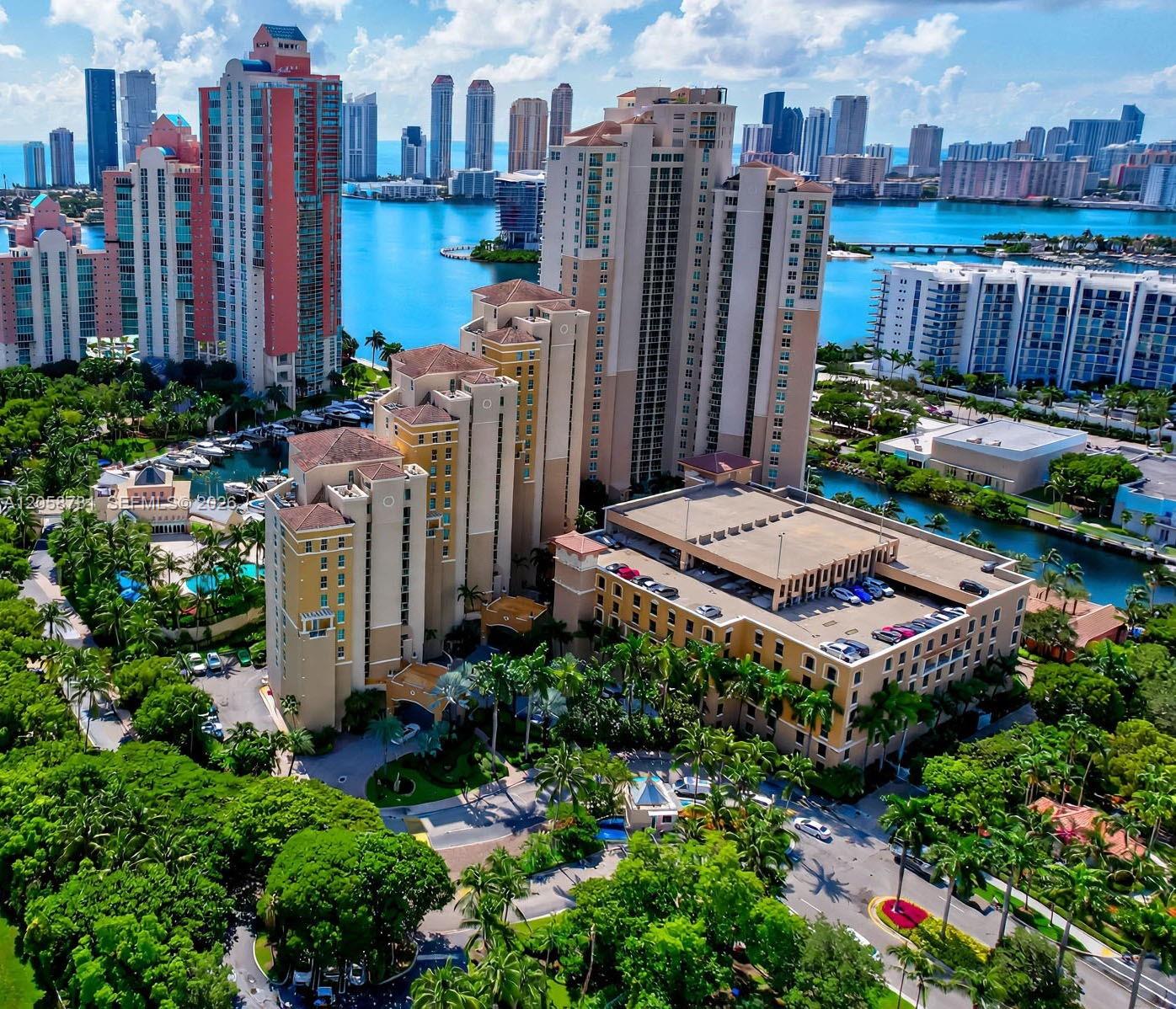 3330 NE 190th St Unit: UPH14