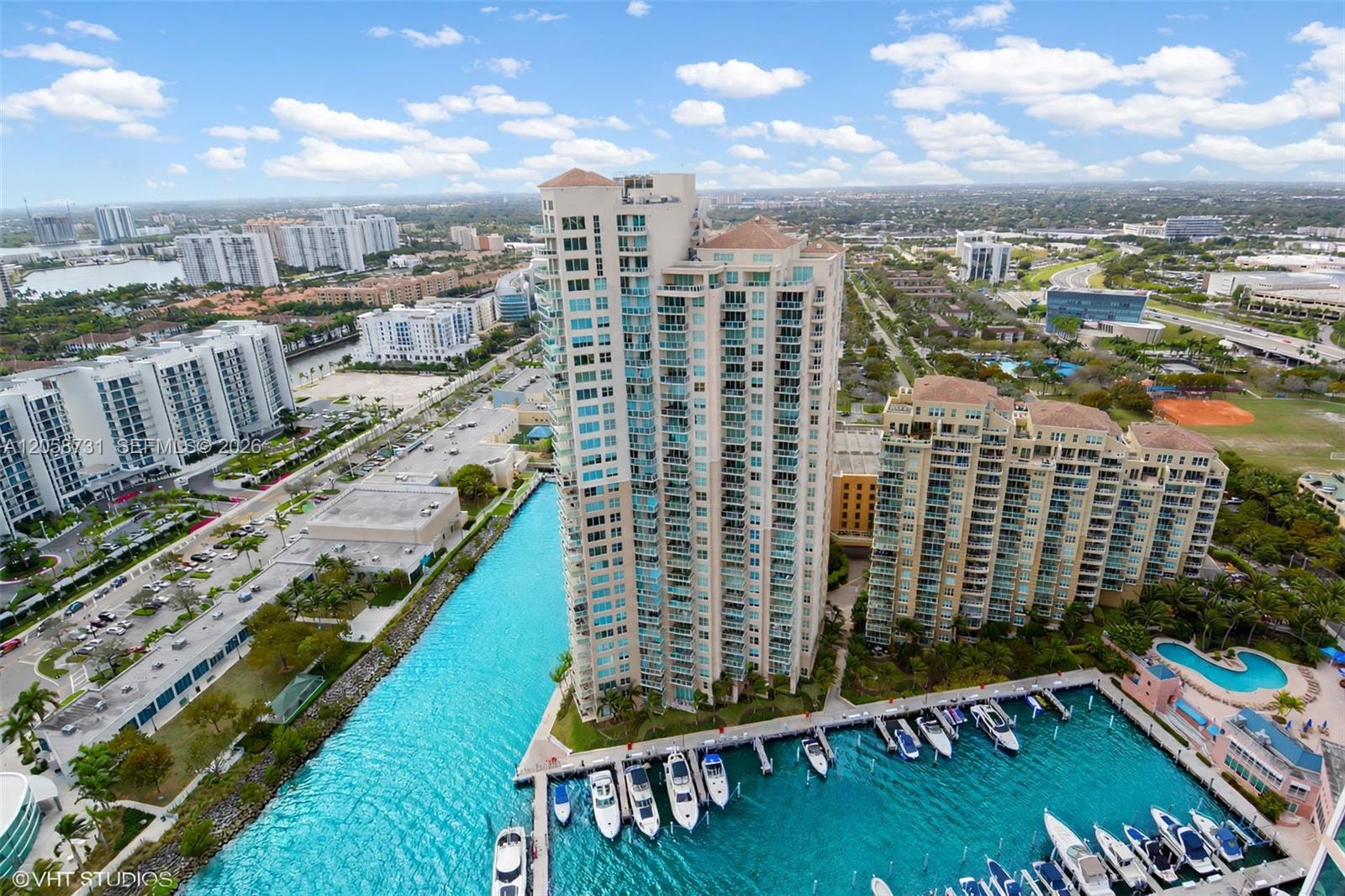 3330 NE 190th St Unit: UPH14