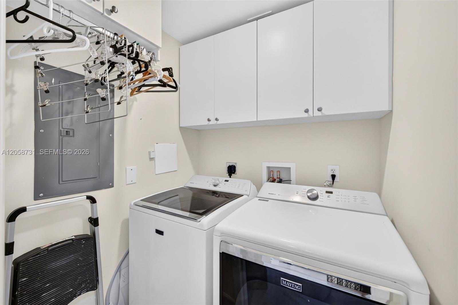 3330 NE 190th St Unit: UPH14