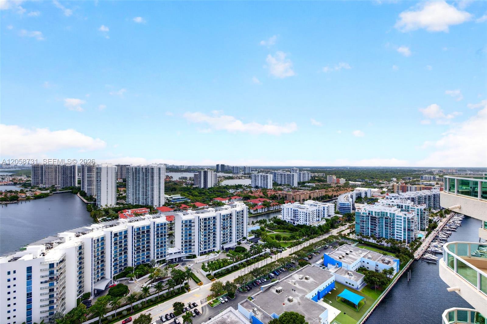 3330 NE 190th St Unit: UPH14