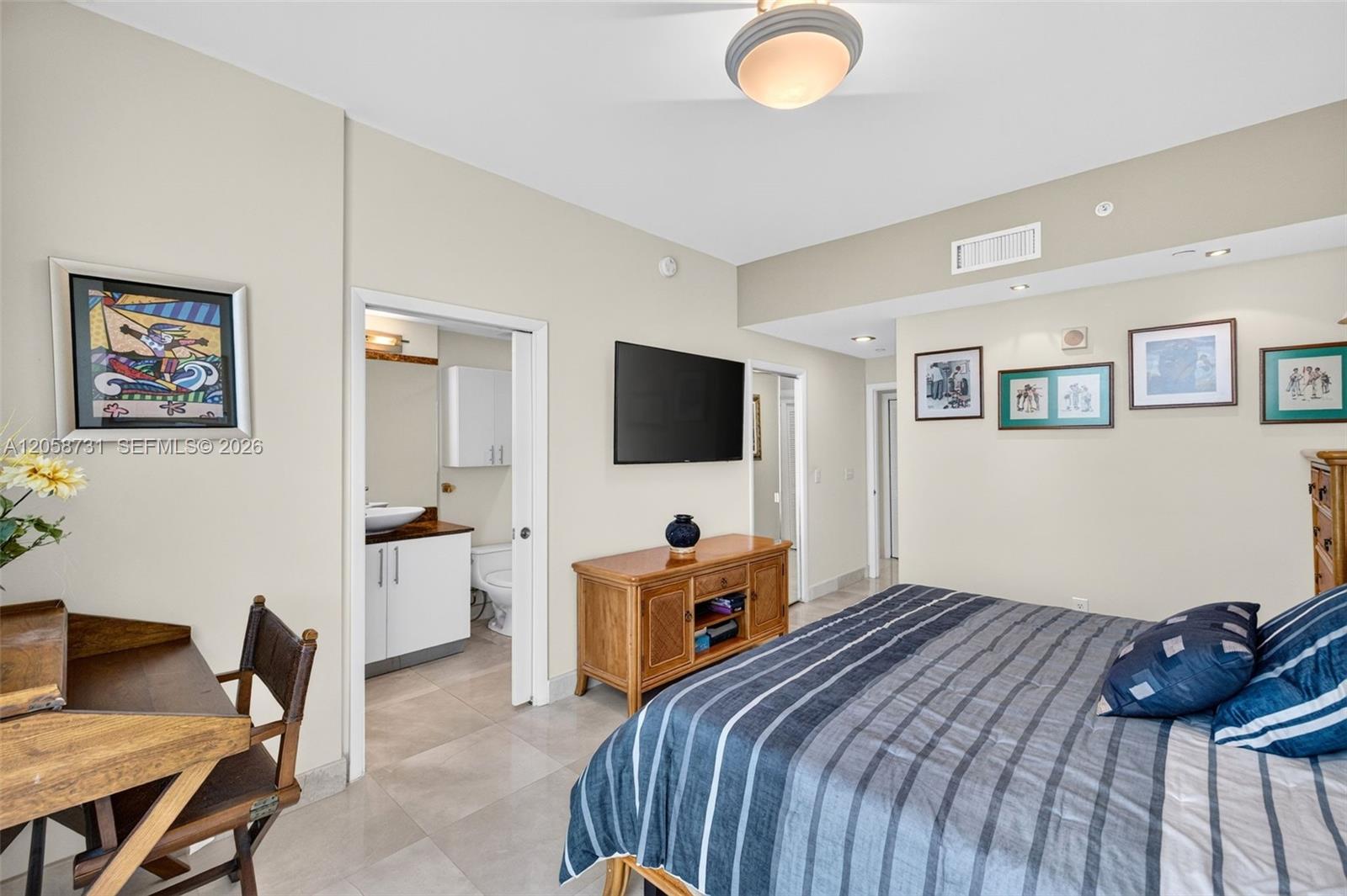 3330 NE 190th St Unit: UPH14