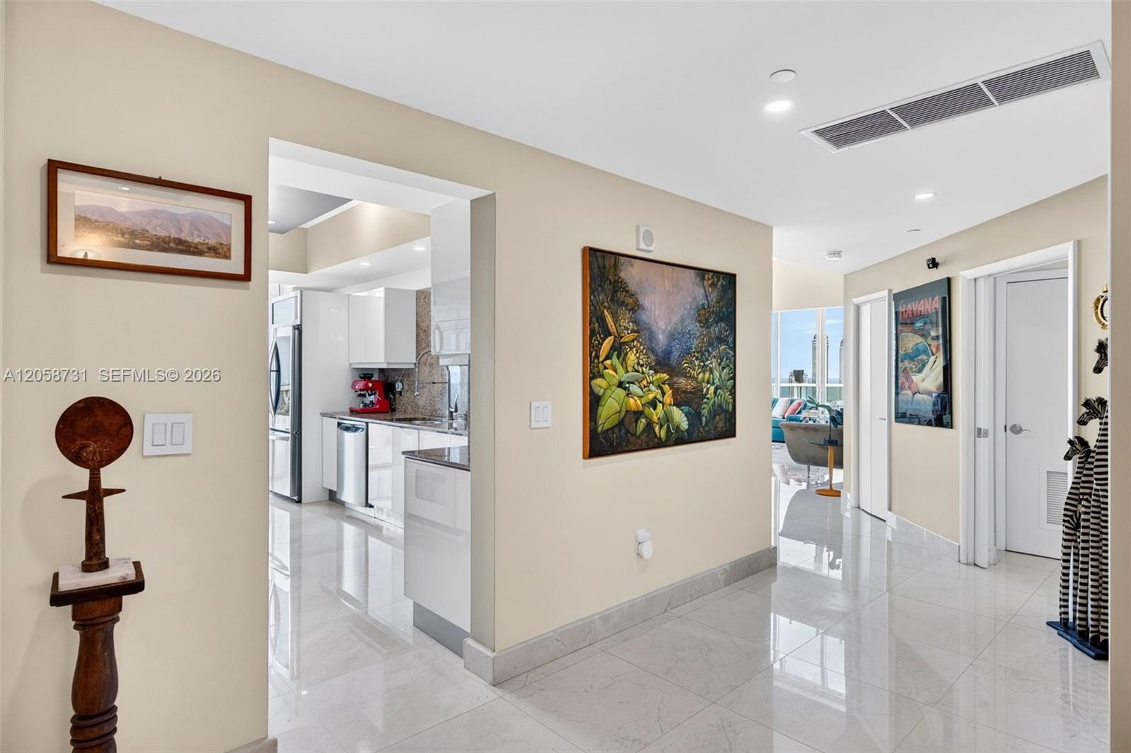 3330 NE 190th St Unit: UPH14
