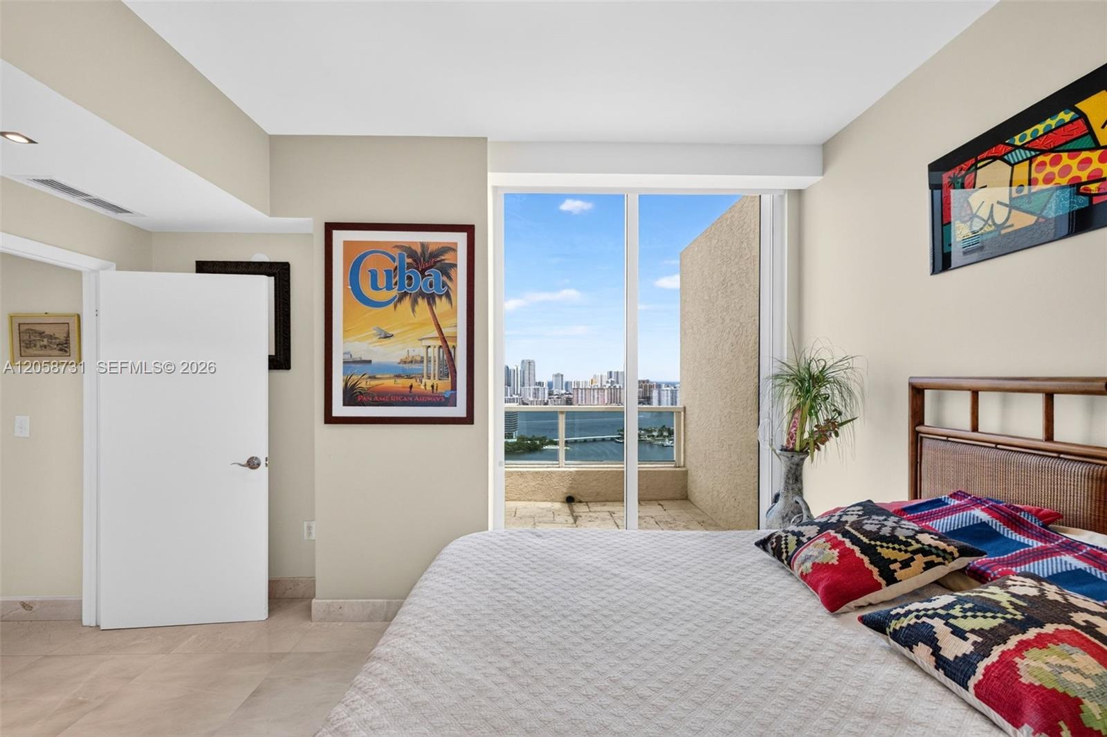 3330 NE 190th St Unit: UPH14