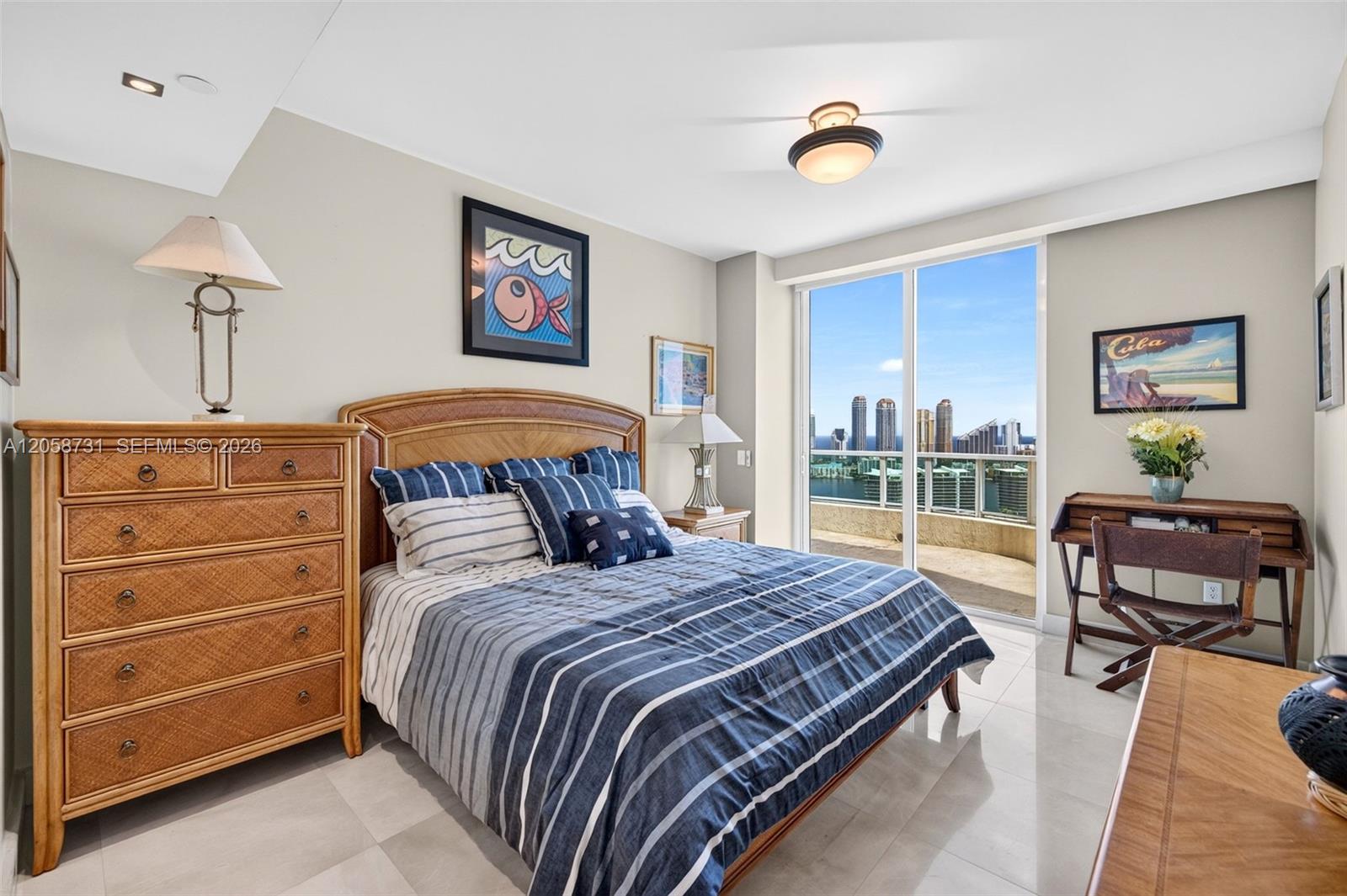 3330 NE 190th St Unit: UPH14