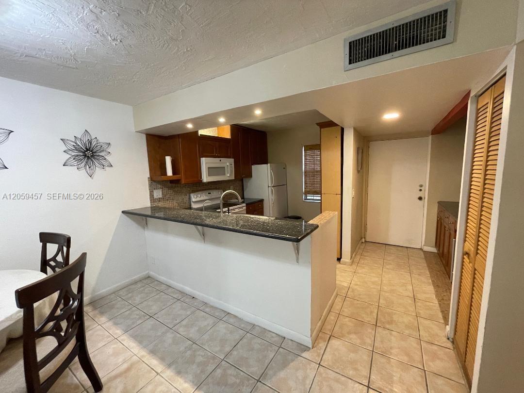 2821 Somerset Dr # 312