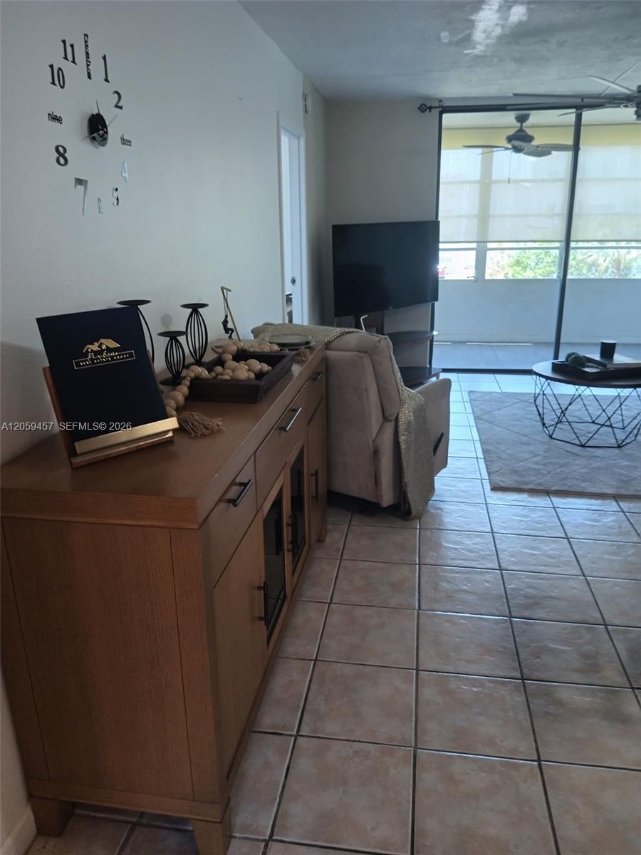 2821 Somerset Dr # 312