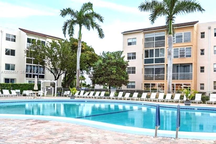 2821 Somerset Dr # 312