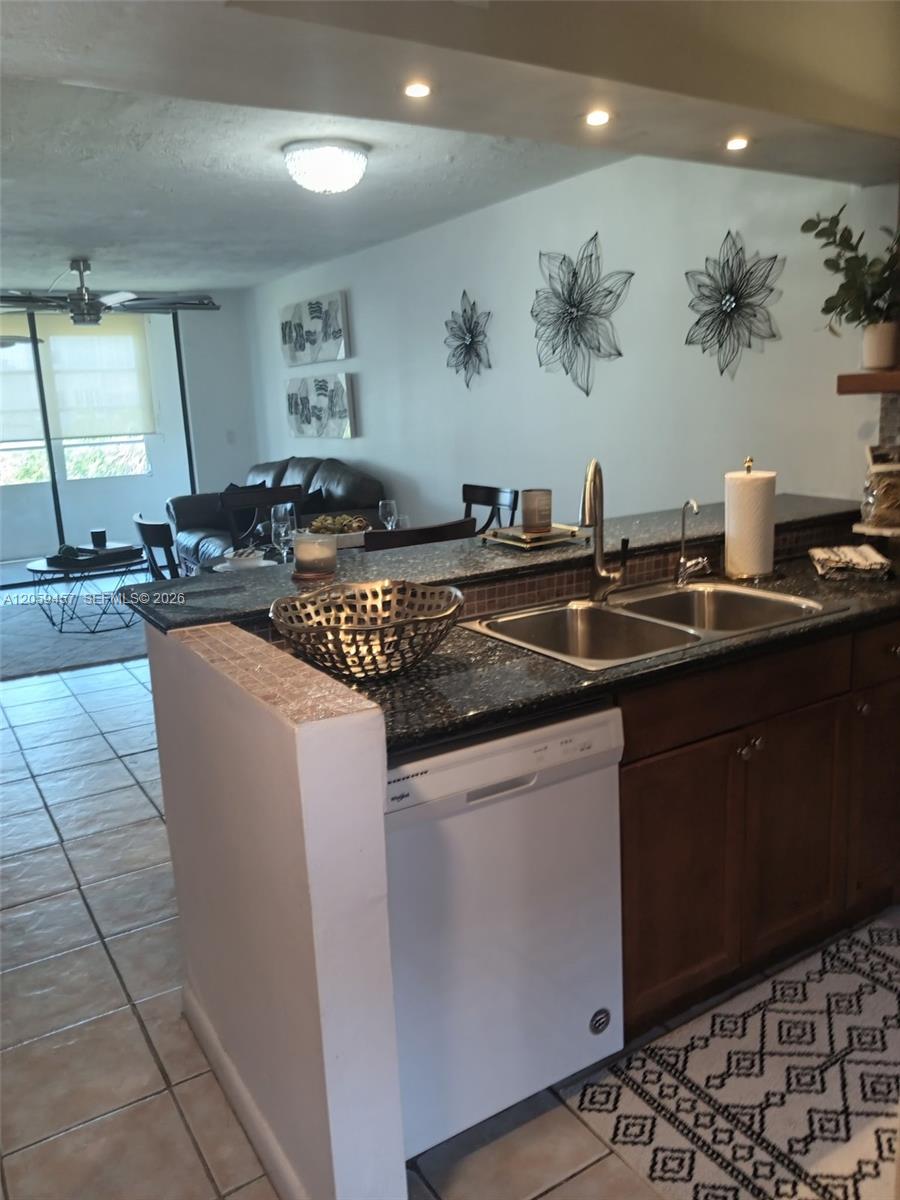 2821 Somerset Dr # 312