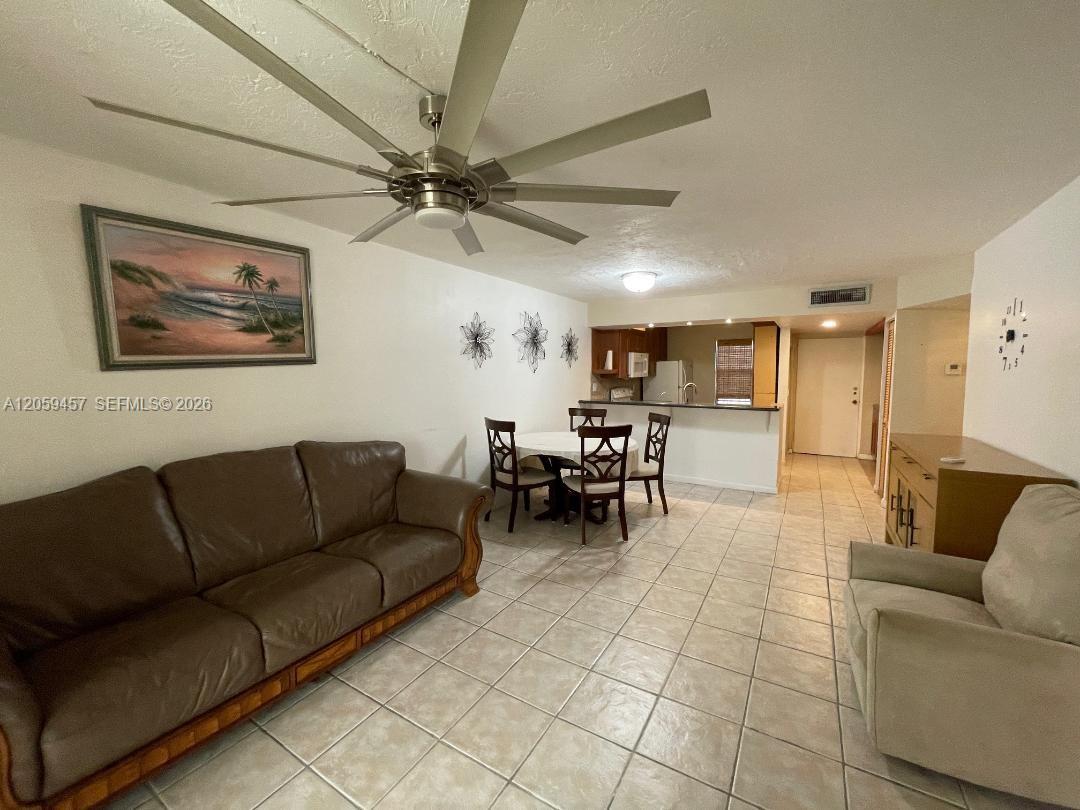 2821 Somerset Dr # 312
