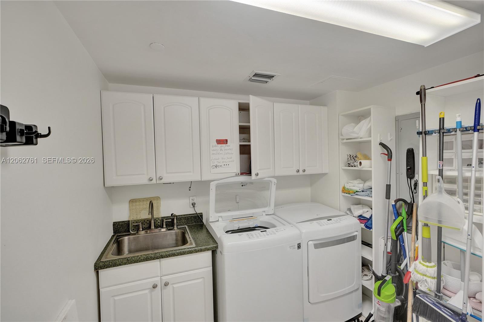 3201 NE 183rd St # 2403