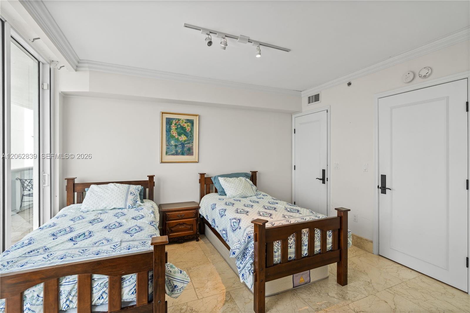 18911 Collins Ave # 2103
