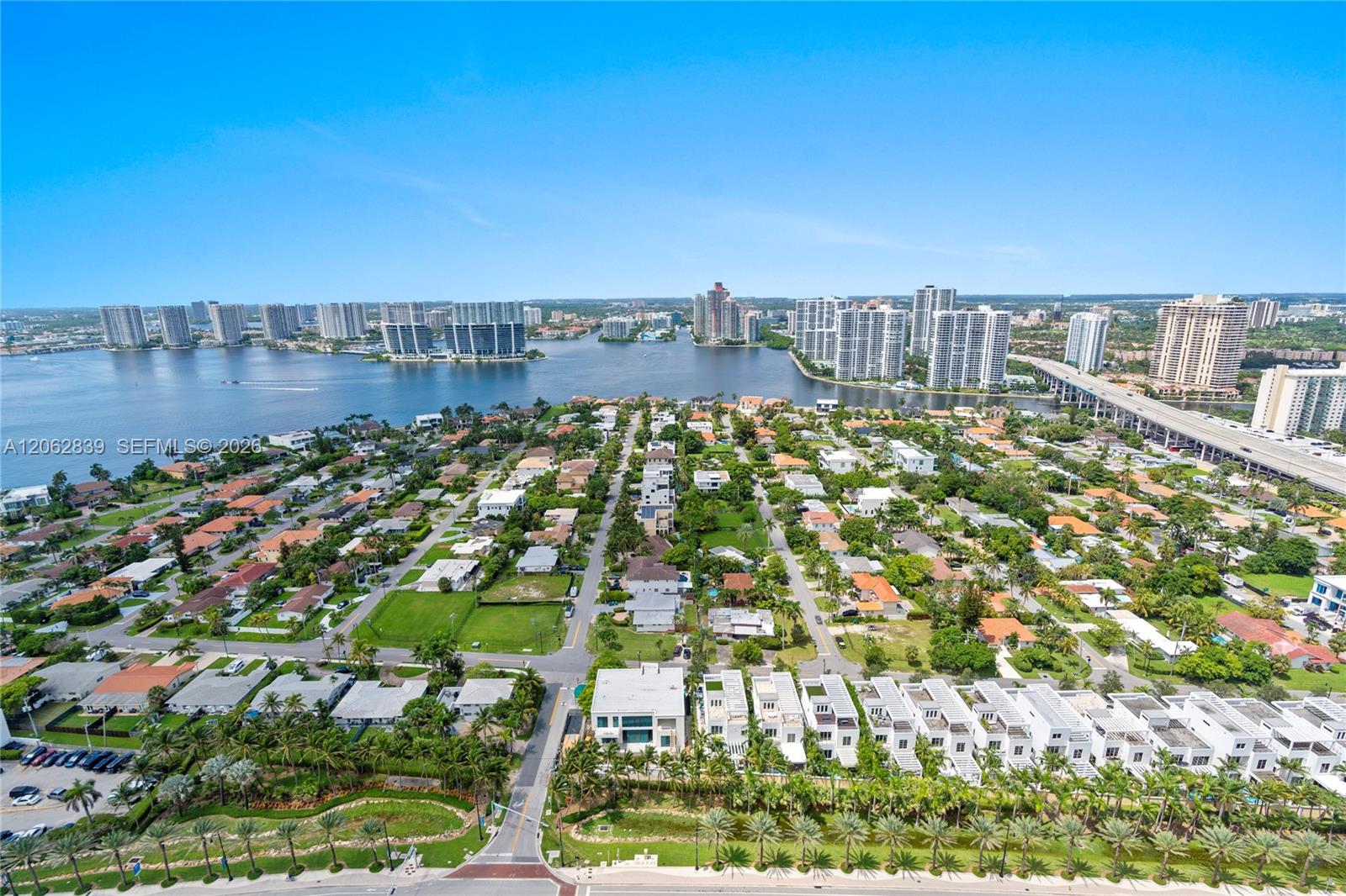 18911 Collins Ave # 2103