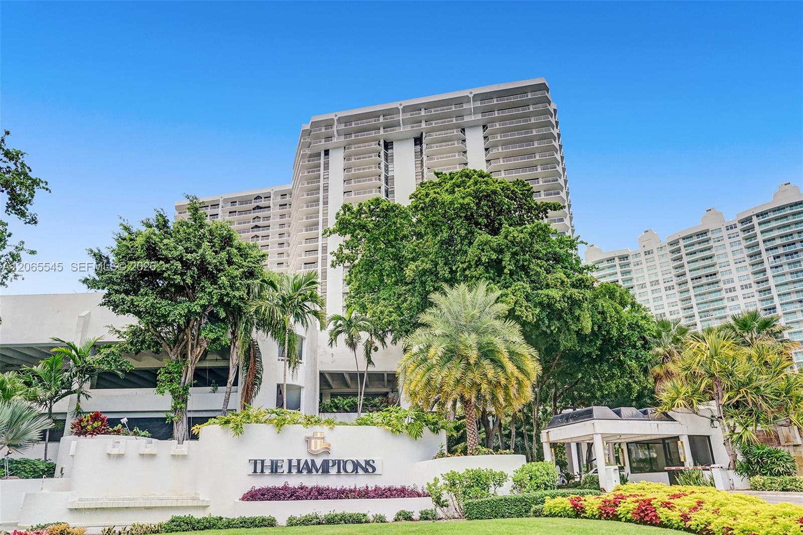 20281 E Country Club Dr # 1801