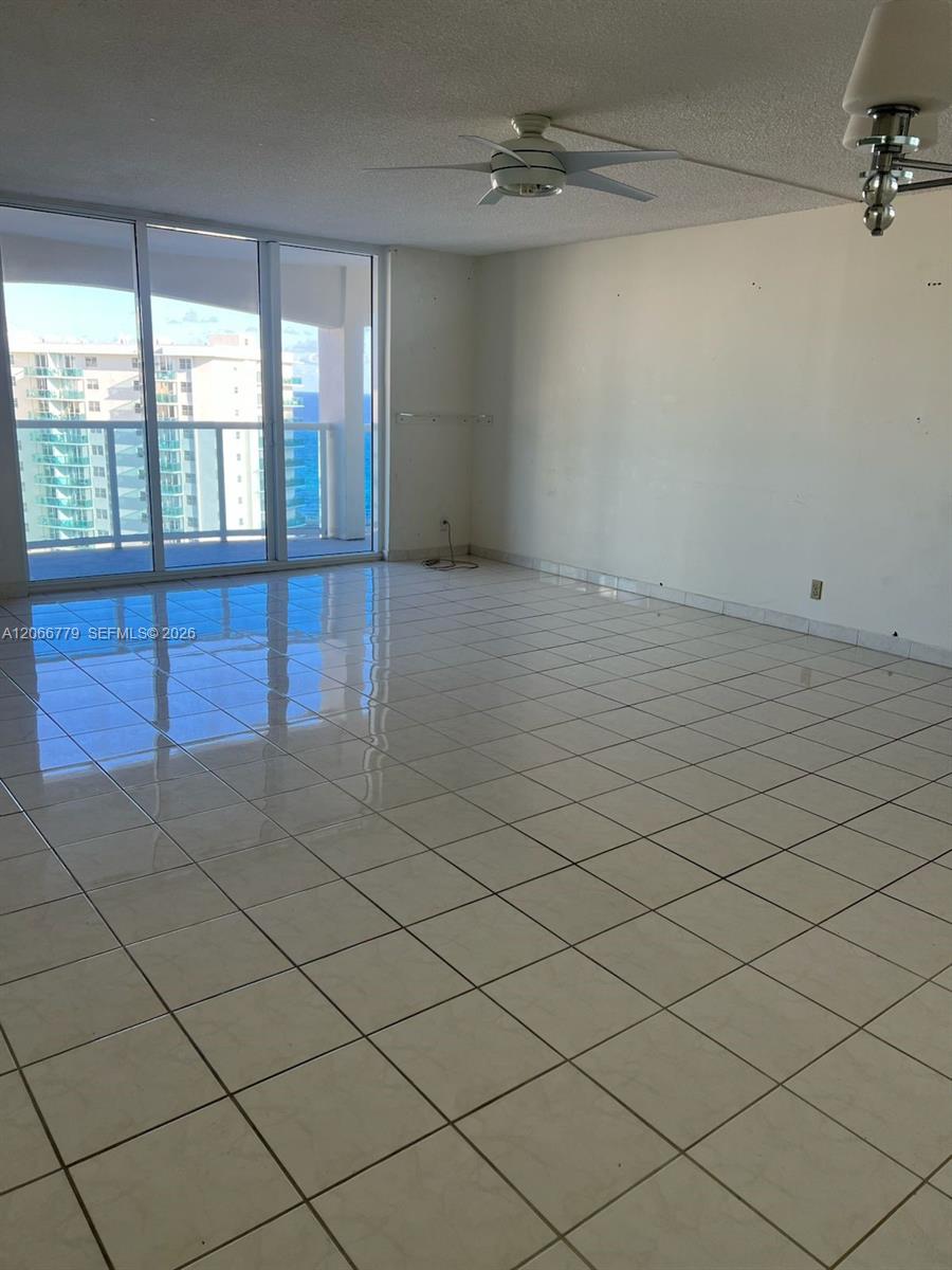 3800 S Ocean Dr # 1516