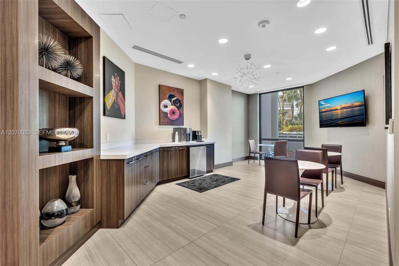 3000 Island Blvd # 1106