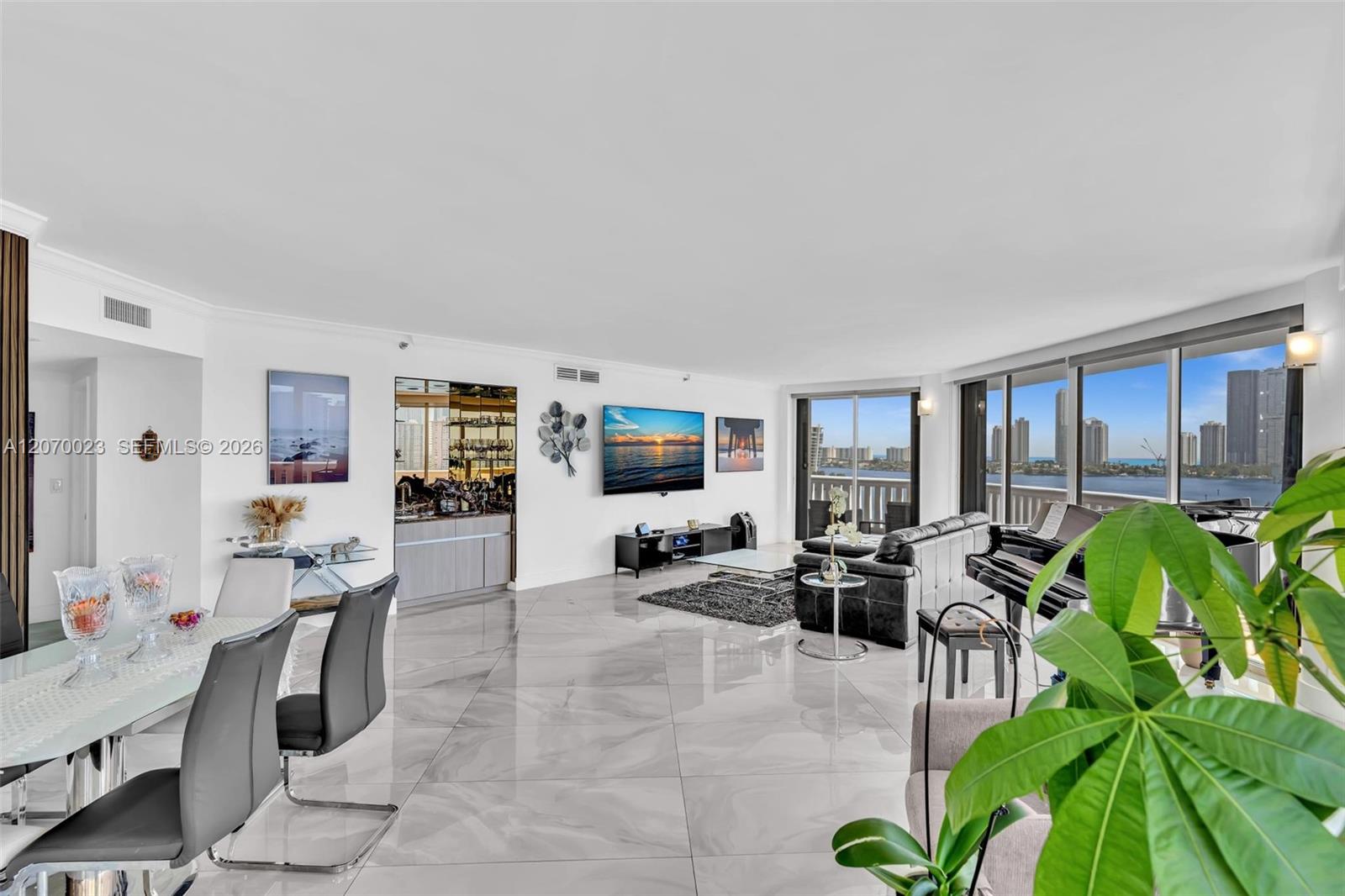 3000 Island Blvd # 1106